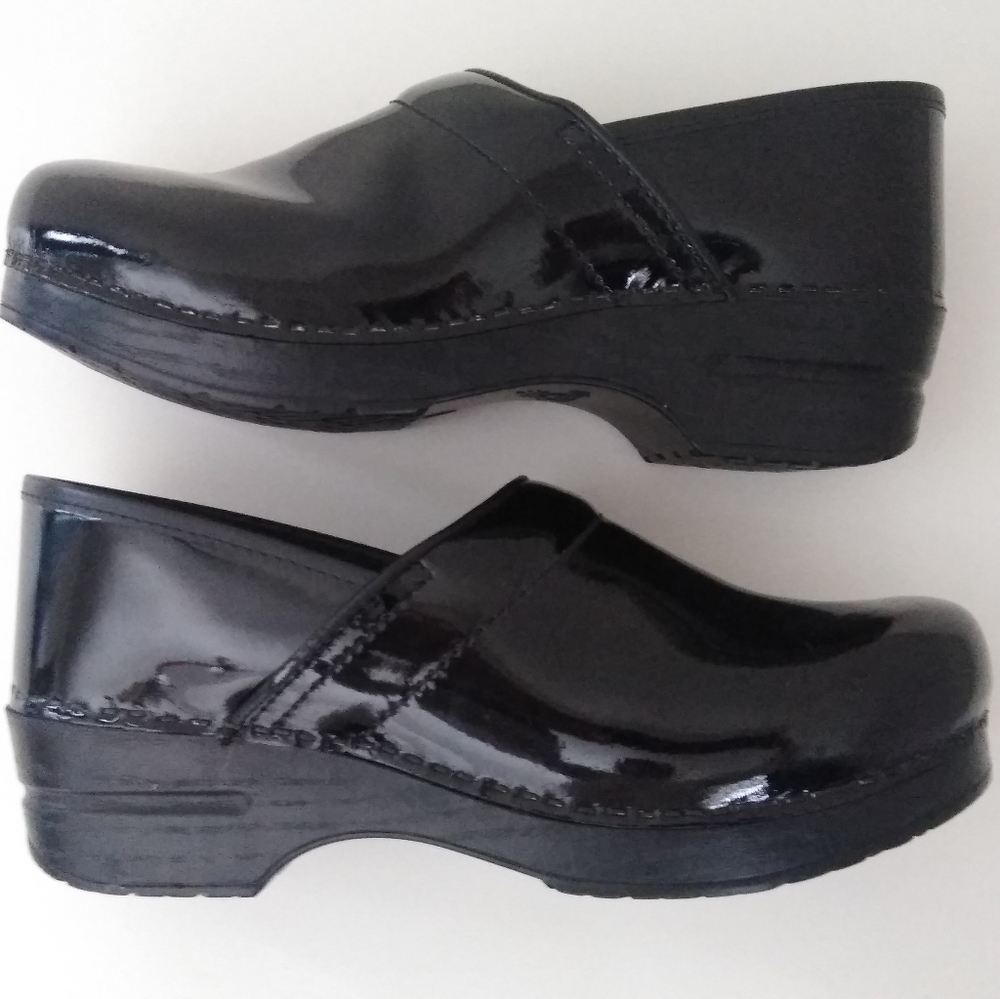Dansko Black Patent Leather Size 40
